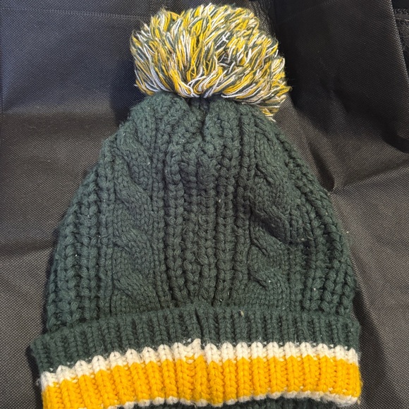 Stunning!! Green Bay Packers - Dark Green Sorority Cuff Knit, 47 Brand - Picture 5 of 12
